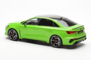 Audi RS3 8Y Sedan Roheline MCG 1:18 MCG18449 Metall - pilt 5/6