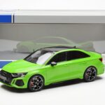 Audi RS3 8Y Sedan Roheline MCG 1:18 - image 6 of 6