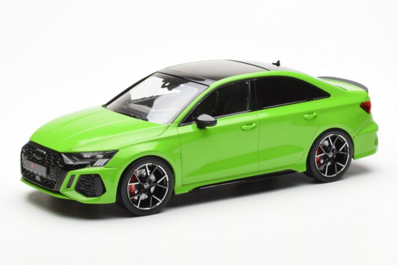 Audi RS3 8Y Sedan Roheline MCG 1:18