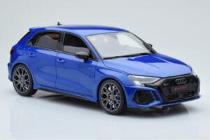 Audi RS3 8Y Sportback Performance Edition Nagaro Sinine GT Spirit 1:18 GT884 Vaik - pilt 3/5