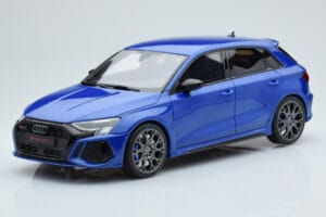 Audi RS3 8Y Sportback Performance Edition Nagaro Sinine GT Spirit 1:18
