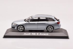 Audi RS6 C6 Monza Hõbe Minichamps 1:43