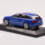 Audi RS6 C6 Sepang Sinine Minichamps 1:43 - image 3 of 4