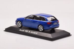 Audi RS6 C6 Sepang Sinine Minichamps 1:43 5010710223 Metall - pilt 3/4