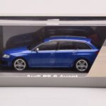 Audi RS6 C6 Sepang Sinine Minichamps 1:43 - image 4 of 4