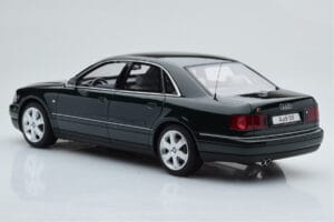 Audi S8 D2 Roheline Otto 1:18 OT916 Vaik - pilt 5/6