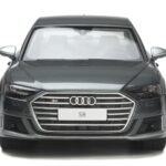 Audi S8 D5 Hall GT Spirit 1:18 - image 4 of 5