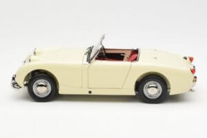 Austin-Healey Sprite Mk I Open Old English Valge Kyosho 1:18 08953EW Metall - pilt 4/8