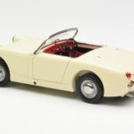 Austin-Healey Sprite Mk I Open Old English Valge Kyosho 1:18 - image 7 of 8
