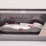 Auto Union Stromlinie #31 AVUS 1937 Hõbe Minichamps 1:43 - image 4 of 4