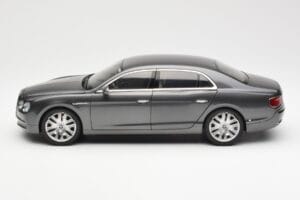 Bentley Flying Spur W12 Granite Hall Kyosho 1:18 08891GN Metall - pilt 4/8