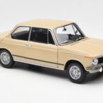 BMW 2002 Ti E10 Sahara Beež Kyosho 1:18 - image 6 of 8
