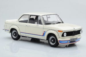 BMW 2002 Turbo Valge Kyosho 1:18 08544W Metall - pilt 6/8