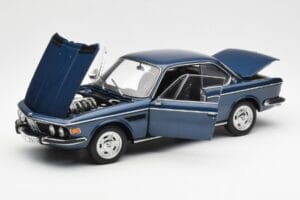 BMW 3.0 CSi E9 Sinine Metallik AUTOart 1:18 70672 Metall - pilt 2/8