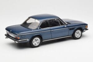 BMW 3.0 CSi E9 Sinine Metallik AUTOart 1:18 70672 Metall - pilt 3/8