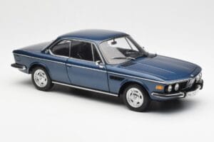 BMW 3.0 CSi E9 Sinine Metallik AUTOart 1:18 70672 Metall - pilt 6/8