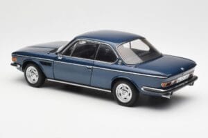 BMW 3.0 CSi E9 Sinine Metallik AUTOart 1:18 70672 Metall - pilt 7/8