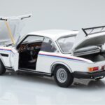 BMW 3.0 CSL E9 Valge Dealer Edition Minichamps 1:18 - image 4 of 7