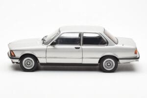 BMW 323i E21 Aspen Hõbedane AUTOart 1:18 80430433552 Metall - pilt 4/8