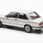BMW 323i E21 Aspen Hõbedane AUTOart 1:18 - image 7 of 8