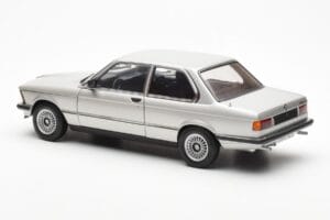 BMW 323i E21 Aspen Hõbedane AUTOart 1:18 80430433552 Metall - pilt 7/8