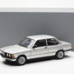 BMW 323i E21 Aspen Hõbedane AUTOart 1:18 - image 8 of 8