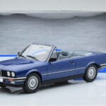 BMW 325i E30 Kabriolett Sinine MCG 1:18 - image 5 of 5