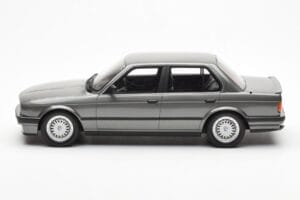 BMW 325i E30 Sedaan Dolphin Hall Otto 1:18 OT819 Vaik - pilt 3/6