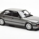 BMW 325i E30 Sedaan Dolphin Hall Otto 1:18 - image 4 of 6