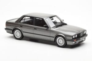 BMW 325i E30 Sedaan Dolphin Hall Otto 1:18 OT819 Vaik - pilt 4/6