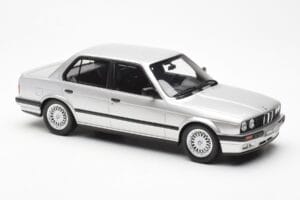 BMW 325i E30 Hõbe Otto 1:18 OT912 Vaik - pilt 4/6