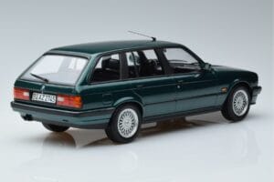 BMW 325i E30 Touring Roheline Metallic Norev 1:18 183219 Metall - pilt 2/6
