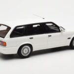 BMW 325i E30 Touring M Package Valge Otto 1:18 - image 2 of 5