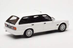 BMW 325i E30 Touring M Package Valge Otto 1:18 OT238 Vaik - pilt 2/5
