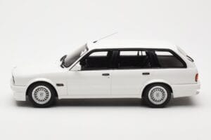BMW 325i E30 Touring M Package Valge Otto 1:18 OT238 Vaik - pilt 3/5