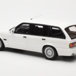 BMW 325i E30 Touring M Package Valge Otto 1:18 - image 4 of 5