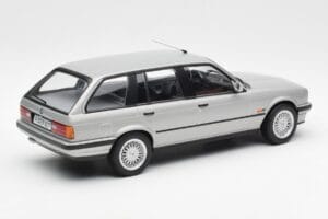 BMW 325i E30 Touring Hõbe Norev 1:18 183216 Metall - pilt 2/6