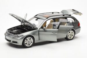 BMW 330i E91 Touring Hall Metallic Kyosho 1:18 80430394359 Metall - pilt 2/8