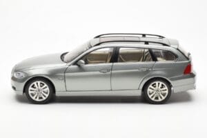 BMW 330i E91 Touring Hall Metallic Kyosho 1:18 80430394359 Metall - pilt 4/8