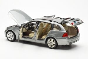 BMW 330i E91 Touring Hall Metallic Kyosho 1:18 80430394359 Metall - pilt 5/8