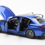 BMW 330i G20 Portimao Sinine Metallic Norev 1:18 - image 5 of 8
