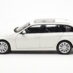BMW 335i F31 Touring Alpine Valge Paragon 1:18 - image 4 of 8