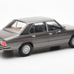 BMW 520i E28 Hall MCG 1:18 - image 2 of 6