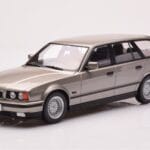 BMW 530i E34 Touring Hall Metallik MCG 1:18