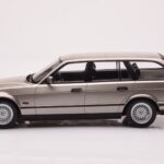BMW 530i E34 Touring Hall Metallik MCG 1:18 - image 3 of 6