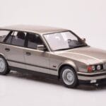 BMW 530i E34 Touring Hall Metallik MCG 1:18 - image 4 of 6