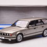 BMW 530i E34 Touring Hall Metallik MCG 1:18 - image 6 of 6