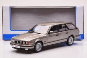 BMW 530i E34 Touring Hall Metallik MCG 1:18 MCG18330 Metall - pilt 6/6