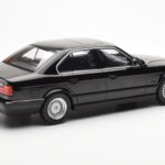 BMW 540i E34 Must Metallic MCG 1:18 - image 2 of 6
