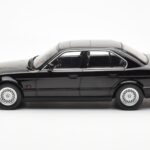 BMW 540i E34 Must Metallic MCG 1:18 - image 3 of 6